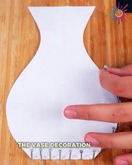 Treat your decorative flowers with this thread vase😍