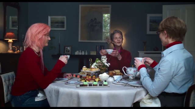 Father Mother Sister Brother Teaser Oficial