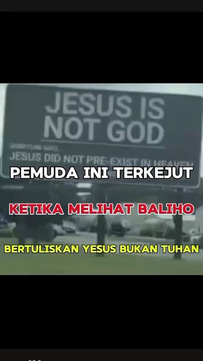 Pemuda Ini Terkejut Ketika Melihat Baliho Bertuliskan Yesus Bukan Tuhan