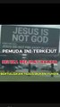 Pemuda Ini Terkejut Ketika Melihat Baliho Bertuliskan Yesus Bukan Tuhan
