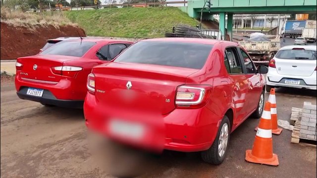 Acidente entre caminhão e carro é registrado na Rua Souza Naves