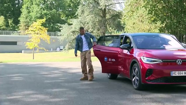 L'arrivée des joueurs en vidéo - Foot - Bleus