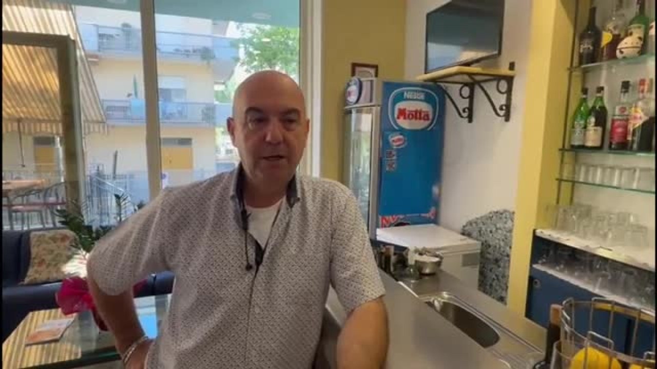 Viaggio nel Moby Dick di Rimini, l'hotel due stelle e l'estate 2025: «Qui c'è il turismo e l'ospitalità di una volta»