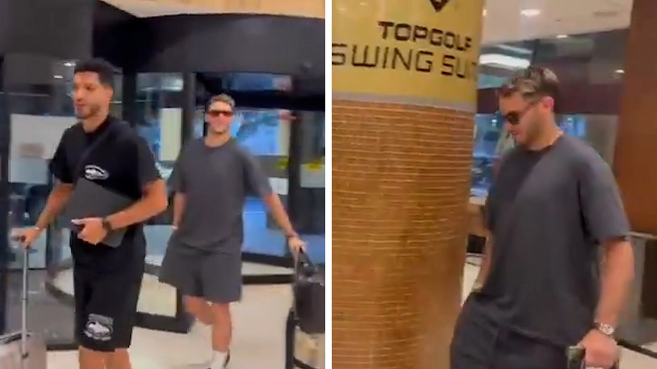 Santi Giménez y Raúl Jiménez llegan a la concentración de la Selección Mexicana de Javier Aguirre rumbo al partido contra Japón