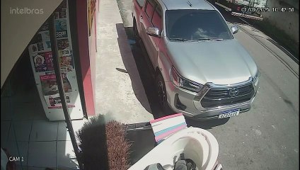 Cenas fortes: Câmera flagra acidente que matou idosa esmagada