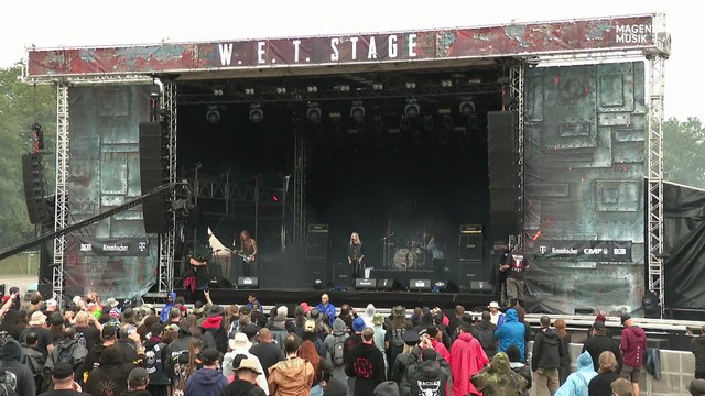 Is It Day or Night? (The Runaways song) - Cherie Currie (live)