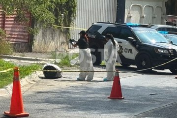 Localizan cuerpo maniatado y emplayado en bote de basura al sur de Monterrey