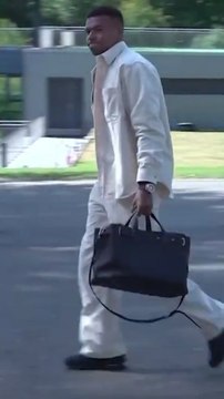 El flow de Mbappé al llegar a la concentración de Francia