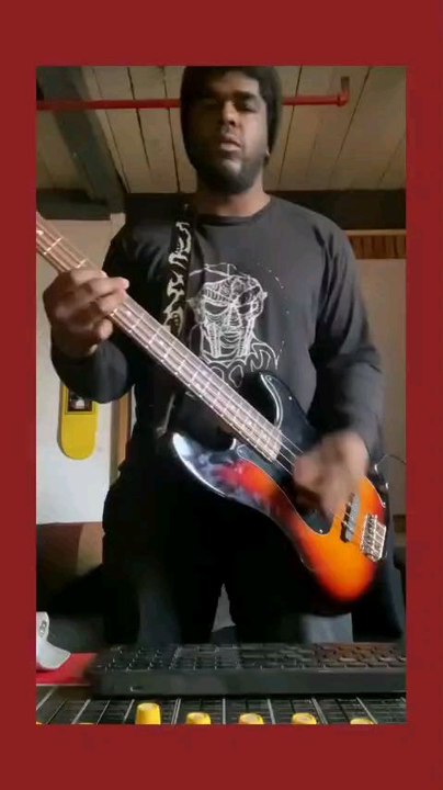 Ivan H, batteur,bass, guitariste et ingénieur