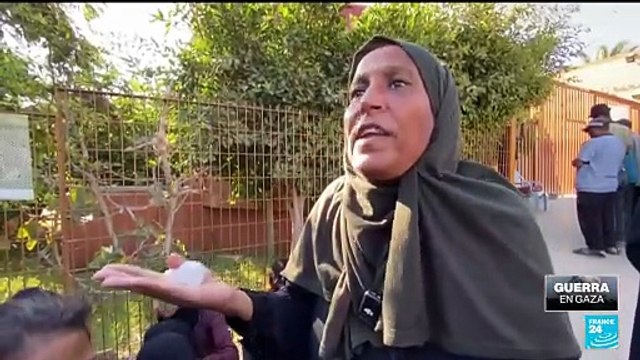 Palestinos abandonan Ciudad de Gaza hacia el sur, donde también continúa el asedio israelí