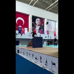 Görüntüler tartışma yarattı! Kıvanç Tatlıtuğ'un dublörü işten çıkartıldı