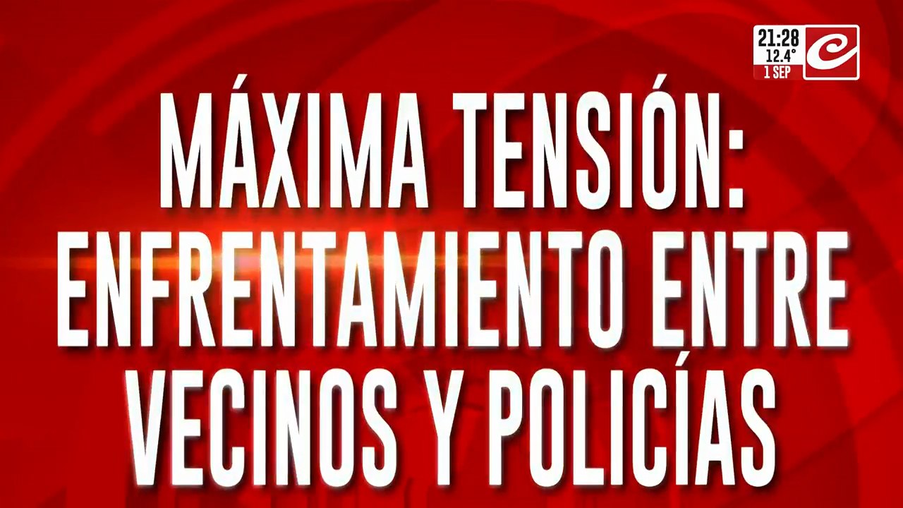 Máxima tensión: Enfrentamiento entre vecinos y policias