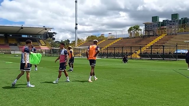 Cápsula Deportiva El medio campista dominicano Pablo Rosario firma contrato con el Niza.