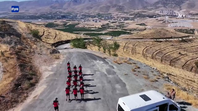 Polis özel harekat timleri, zorlu görevler için sıkı eğitimden geçiyor