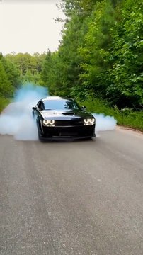Uncle Liu Follow Cat pulls cigarettes #Hellcat #Car Looking #Viral #Car Lovers #Car Speed