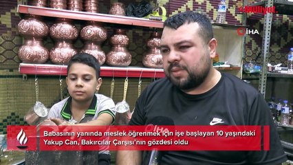 Küçük yaşta büyük ustalık: 10 yaşındaki Yakup Can Bakırcılar Çarşısı’nın gözdesi oldu