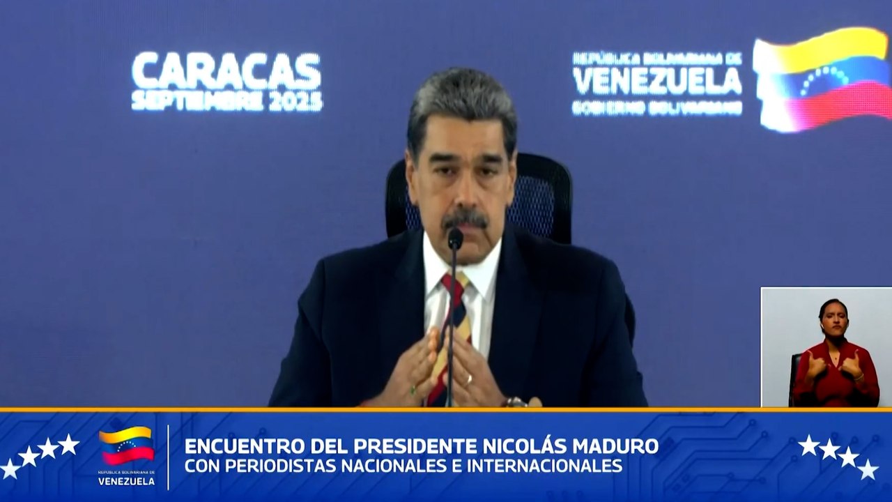 Maduro denuncia que ocho barcos de guerra y un submarino nuclear de EEUU "apuntan contra Venezuela"
