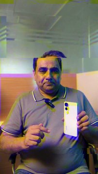 The vivo Y400 features a Snapdragon 685 chipset, a 120Hz AMOLED display, and a 6000 mAh battery with 44W fast charging. It also boasts an IP68/IP69 water and dust resistance rating. #vivoy400 ⁨@vivoPakistan⁩