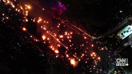 AĞUSTOS’UN ALEVLERİ! El Salvador sokakları ateşle aydınlandı