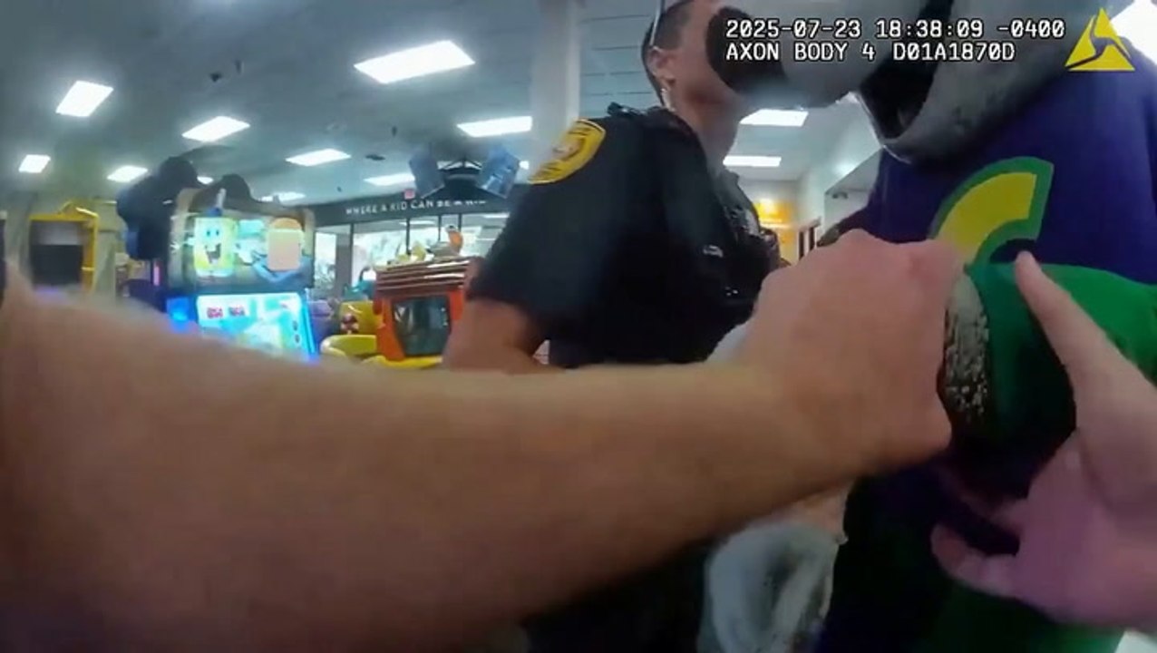 Moment Chuck E Cheese is put in handcuffs in front of kids ‘for stealing customer’s credit card’