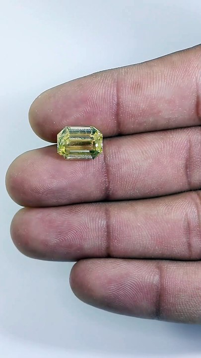 Yellow Sapphire Stone At Navratan Gemstone