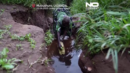 جمع‌آوری آب در روستاهای آفریقا؛ باری مادام‌العمر بر دوش زنان و کودکان