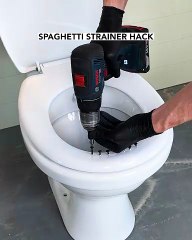 Strain spaghetti using a toilet seat hack😂🍝