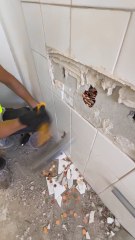 Construction Worker Gets Rich After Finding Gold Coins Hidden Inside a Wall! 💰