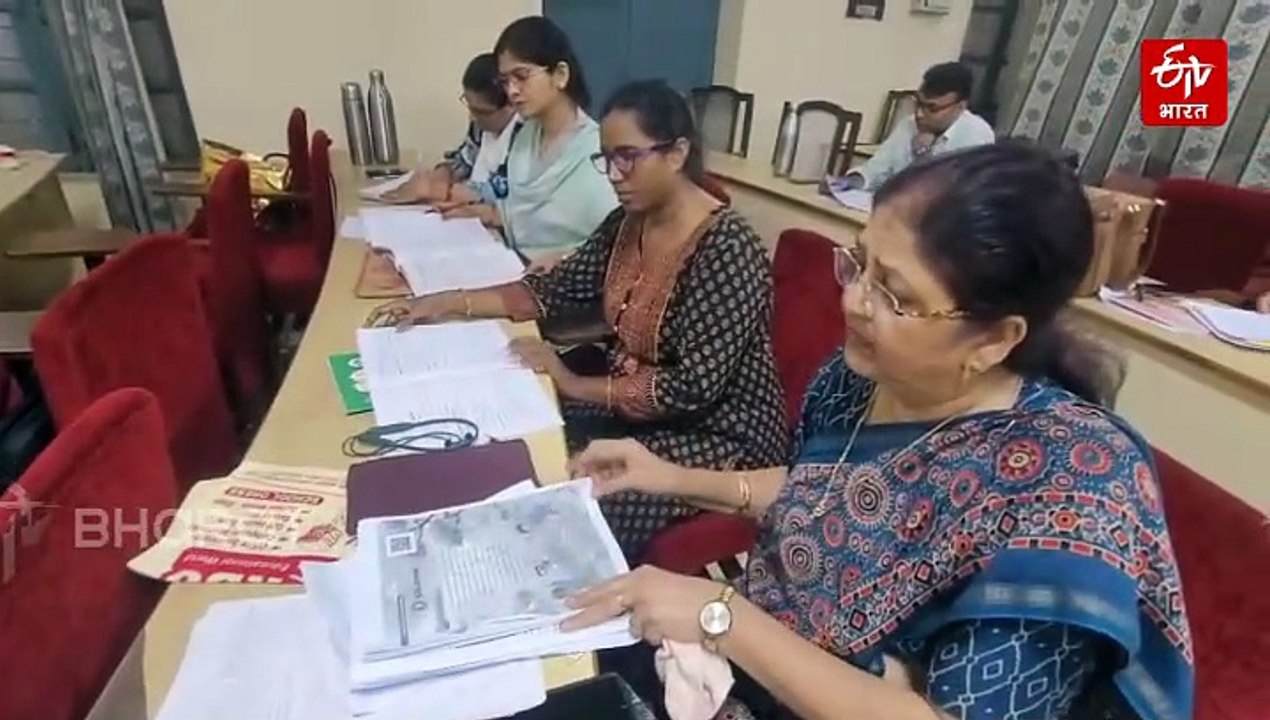 यूपी में अंग्रेजी पढ़ाने से पहले गुरुजी की लगेगी 'क्लास', आंग्ल भाषा शिक्षा संस्थान तैयार कर रहा मॉड्यूल