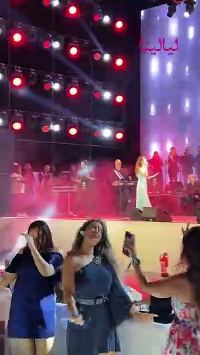 نانسي عجرم تتألق بحفلتها ضمن فعاليات مهرجان ليالي مراسي بمصر
