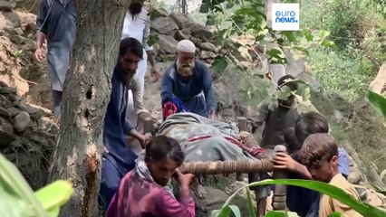 Афганистан: число жертв разрушительного землетрясения превысило 1400