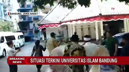 Detik-Detik Dedi Mulyadi Tiba di Unisba Bandung usai Penembakan Gas Air Mata