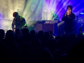 Never Stop - Echo and The Bunnymen (live)
