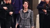 Charlotte Casiraghi, con la salopette in tweed incarna in pieno lo stile Chanel