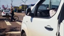 Ducato bate contra traseira de Civic na Avenida Tancredo Neves