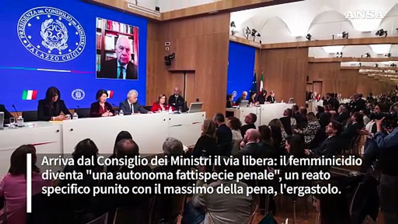 Il femminicidio diventa reato autonomo: il nuovo ddl prevede l'ergastolo