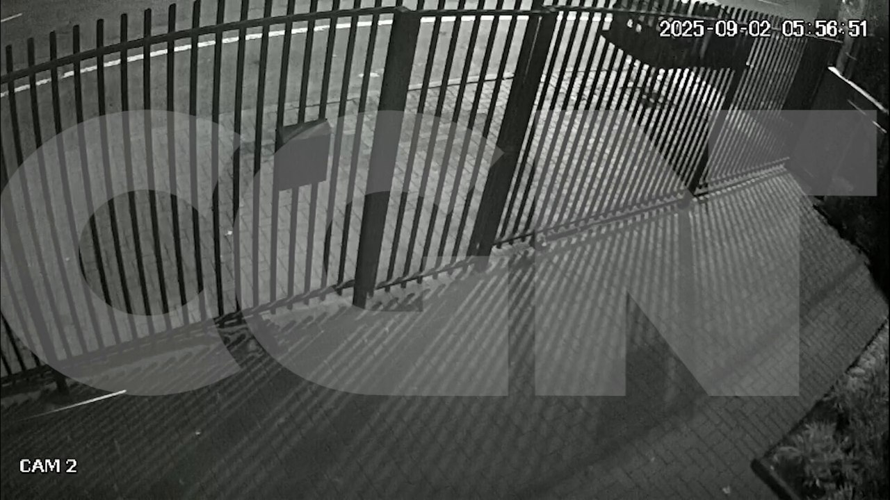 Câmera flagra momento em que Fiat Palio é furtado no Maria Luiza