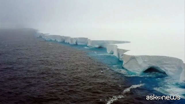 Si arena l'iceberg più grande del mondo che minaccia l'isola delle foche