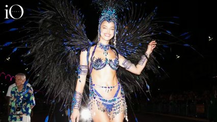 Irina Shayk regina del Carnevale di Rio: la sfilata in costume è mozzafiato
