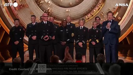 Oscar, l'omaggio ai vigili del fuoco di Los Angeles