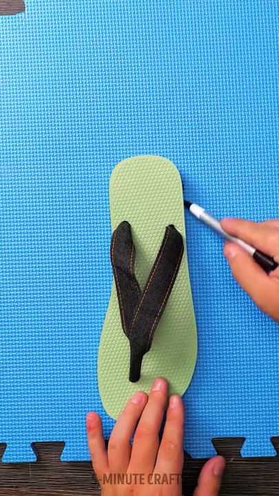 Multi-level heel for ordinary flip-flops