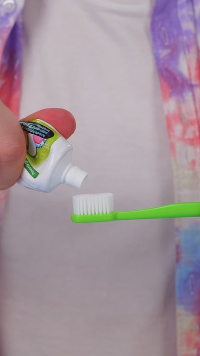 Smart Gadget to Get That Last Bit of Toothpaste Out! 🦷✨ #gadgets #asmr #lifehacks