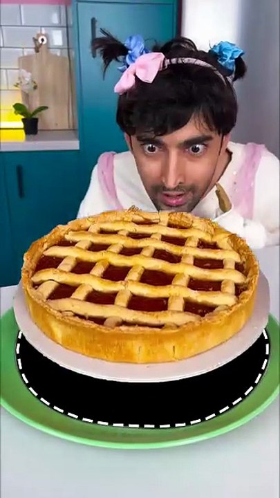 Try to catch your pie! 😋🥧 #123go
