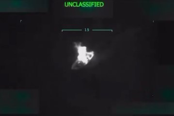 ext-Trump hace público video del momento cuando fuerzas de EE. UU. destruyen barco con aparente droga-020925