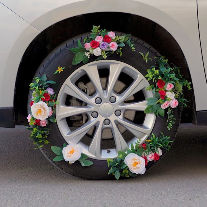 Adorable Wedding Car Tire Hack 🌸🛞🌸