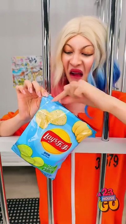 There’s Something Hidden in the Chips Bag?! 😲🍟 #surprise #fun