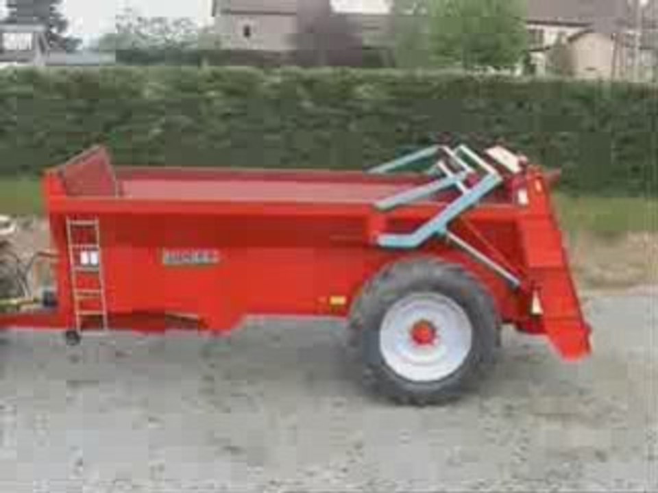 Epandeur à fumier BUCHET avec tablier 2008