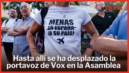 Vox alienta el odio a la inmigración en una concentración no autorizada ante el centro de acogida de Hortaleza