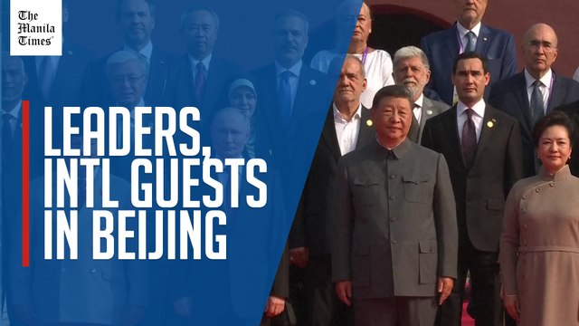 President Xi takes group photo with international guests attending V-Day commemoration