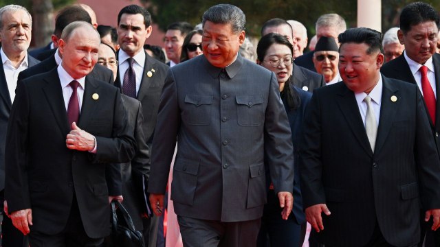 Drones de IA y misiles hipersónicos: China exhibe todo su poder militar